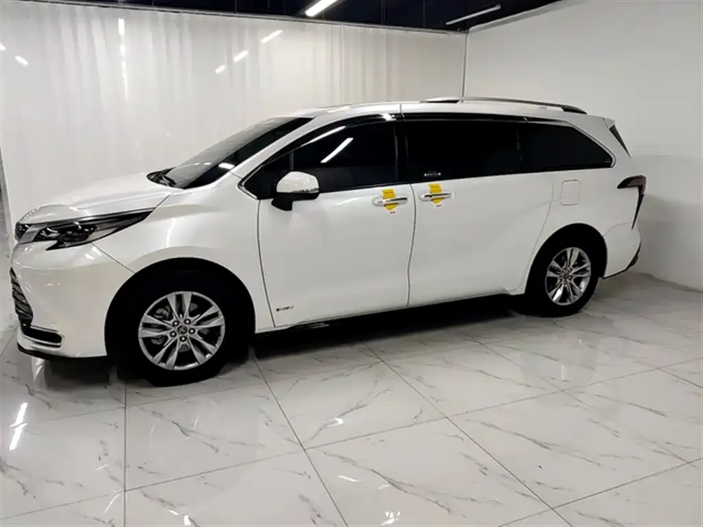 Toyota Sienna 2025 из CN, фото 6