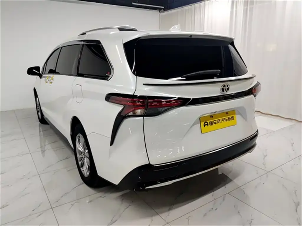 Toyota Sienna 2025 из CN, фото 8
