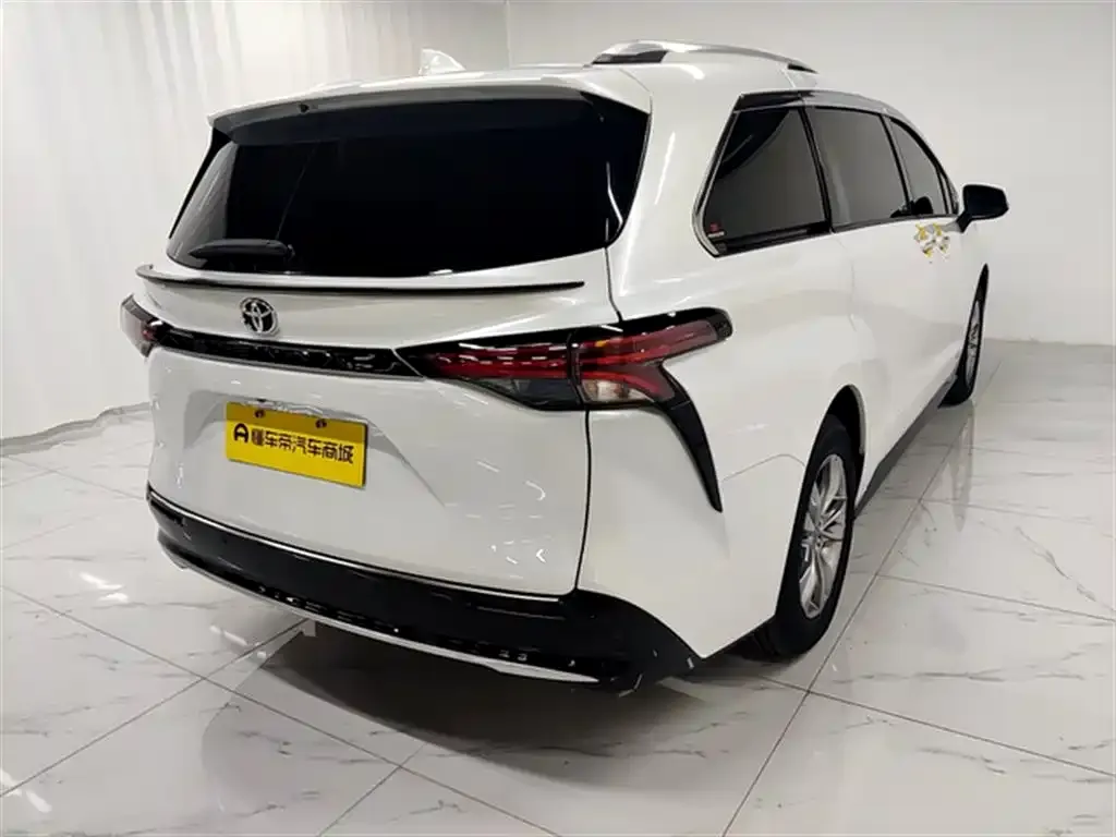 Toyota Sienna 2025 из CN, фото 5