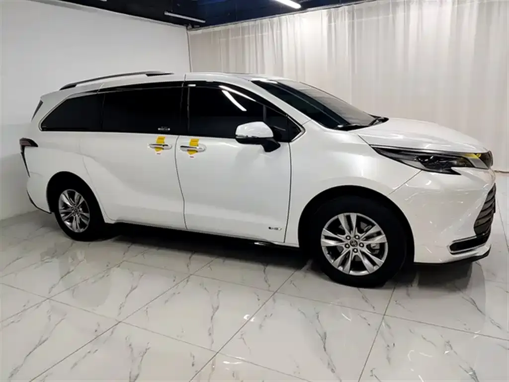 Toyota Sienna 2025 из CN, фото 4