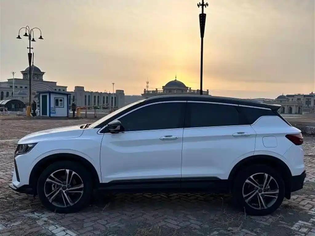 Geely Binyue 2021 из CN, фото 2