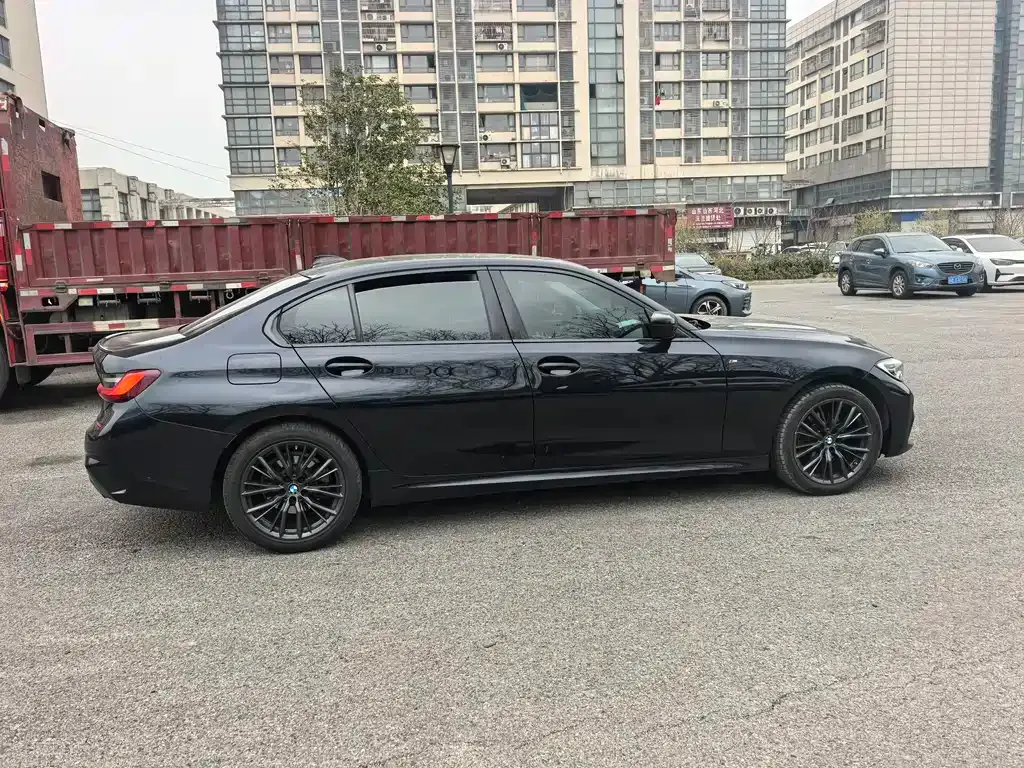 BMW 3 Series 2022 из CN, фото 6