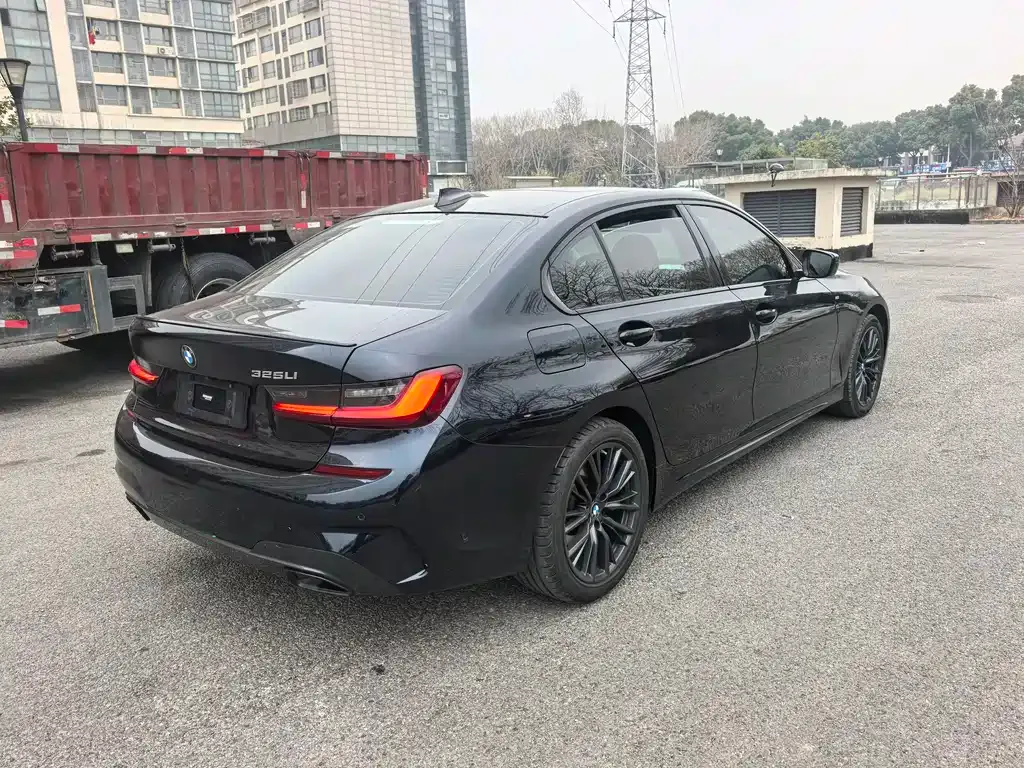 BMW 3 Series 2022 из CN, фото 3