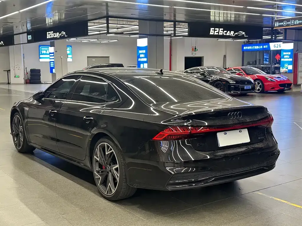Audi A7L — фото 8