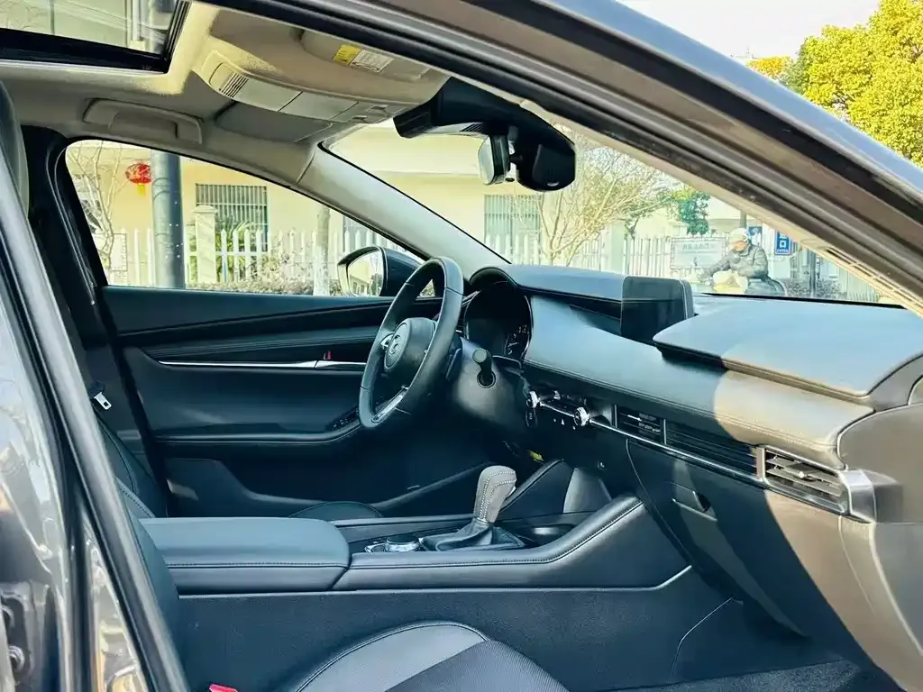 Mazda 3 Axela 2023 из CN, фото 8