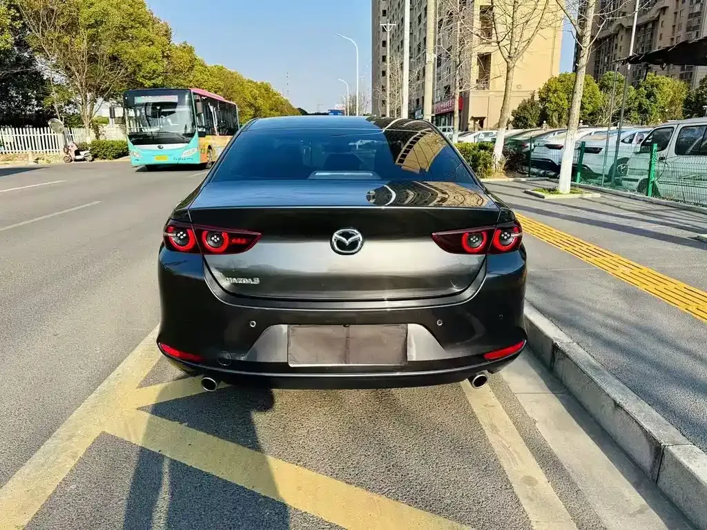 Mazda 3 Axela 2023 из CN, фото 5