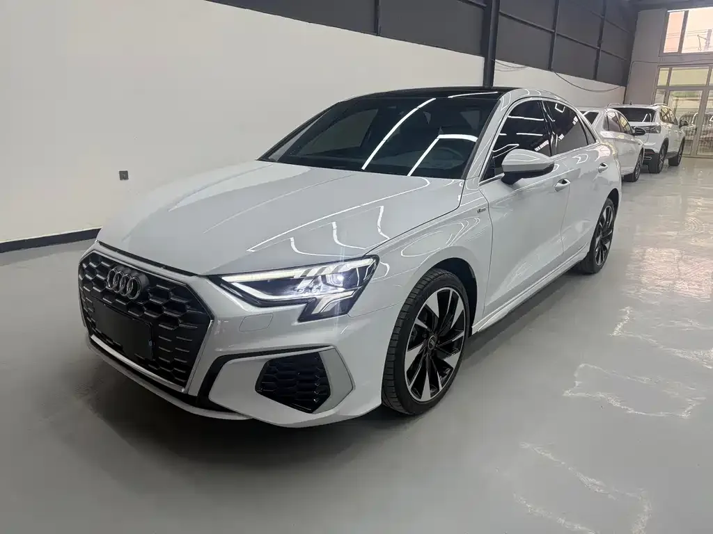 Audi A3 2022 из CN, фото 1