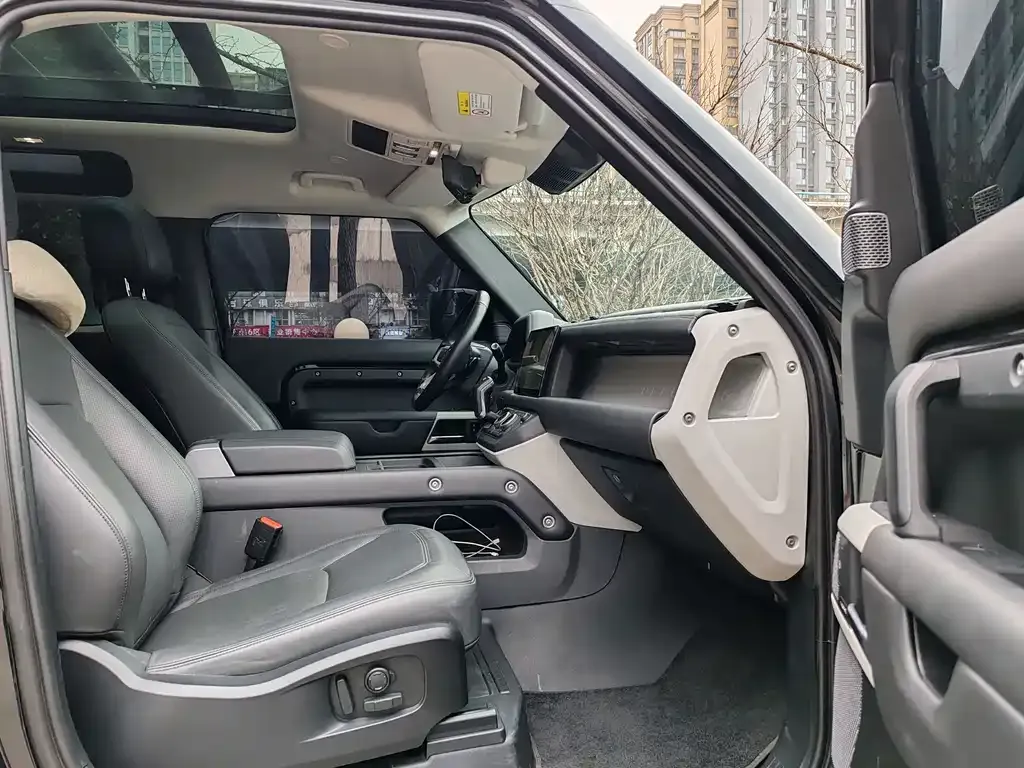 Land Rover Defender 2023 из CN, фото 4
