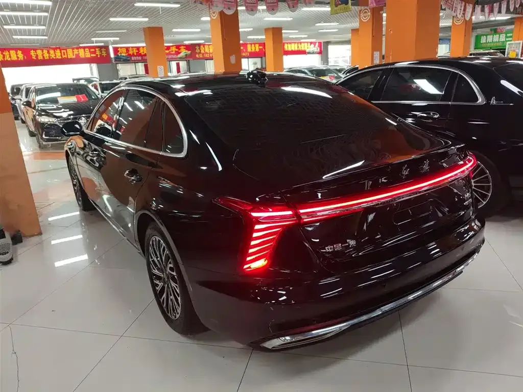 Hongqi H5 — фото 10