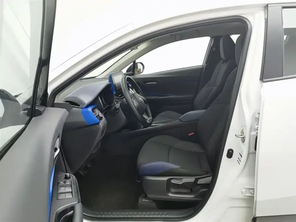 Toyota C-HR 2022 из CN, фото 2