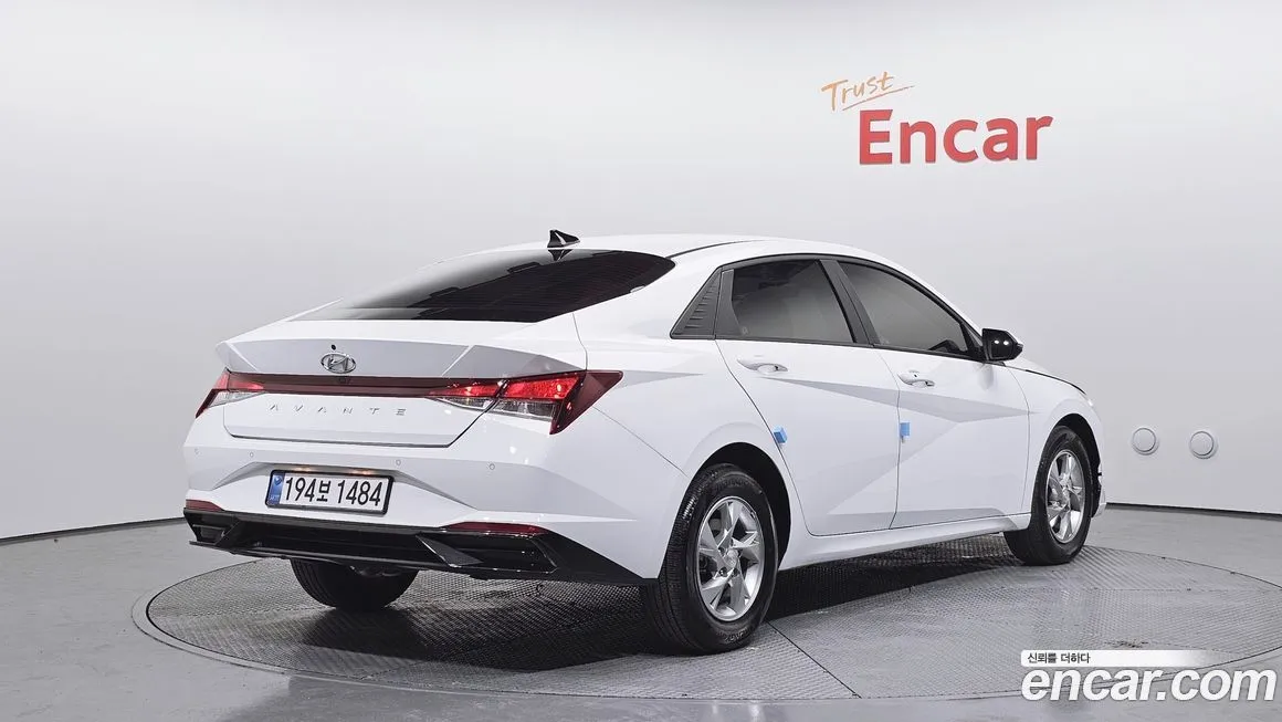 Hyundai AVANTE — фото 2