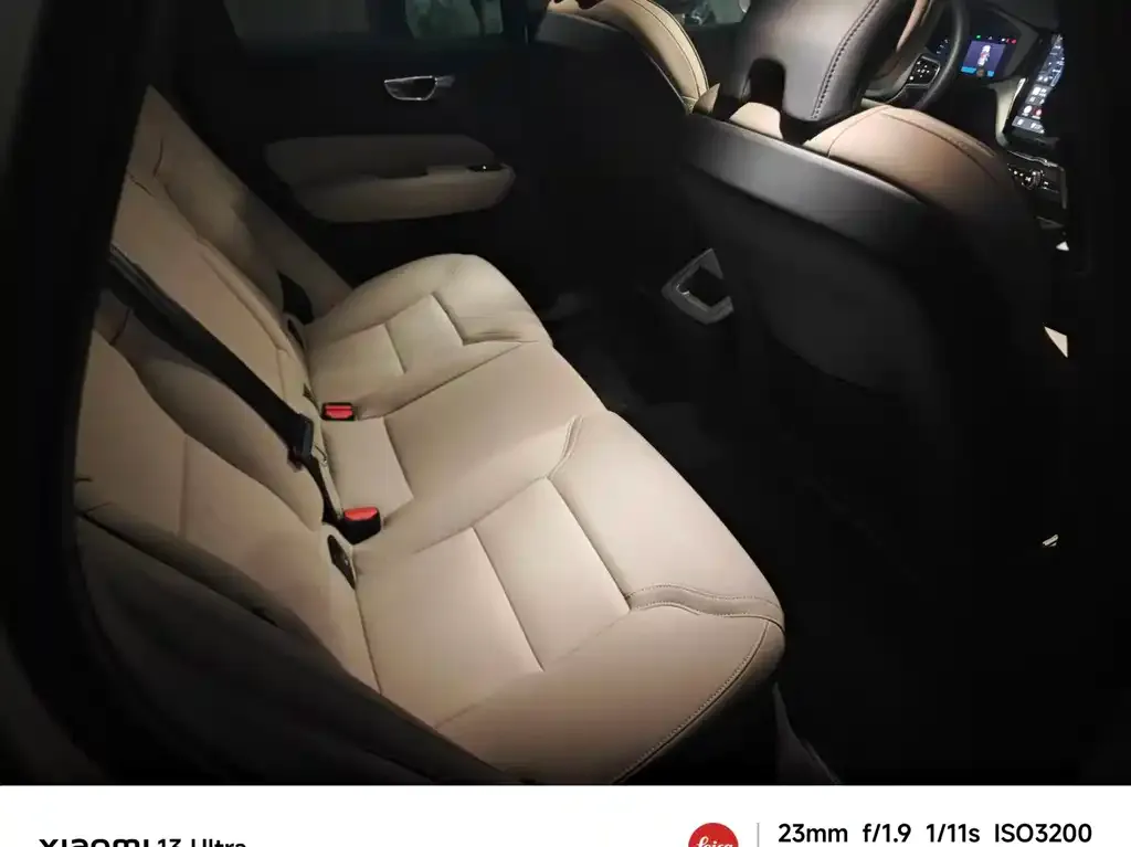 Volvo XC60 2025 из CN, фото 2