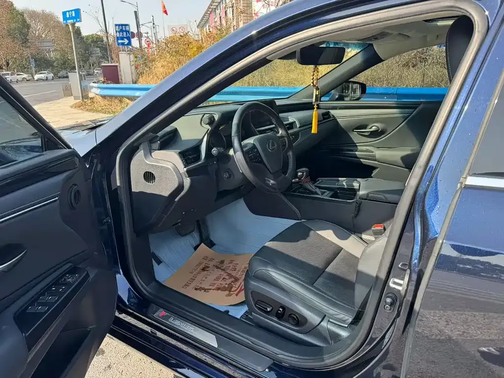 Lexus ES 2021 из CN, фото 3