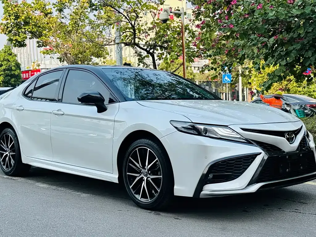 Toyota Camry 2023 из CN, фото 10