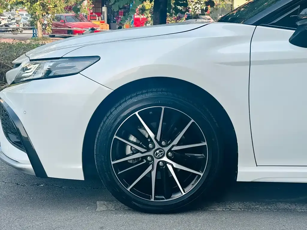 Toyota Camry 2023 из CN, фото 3