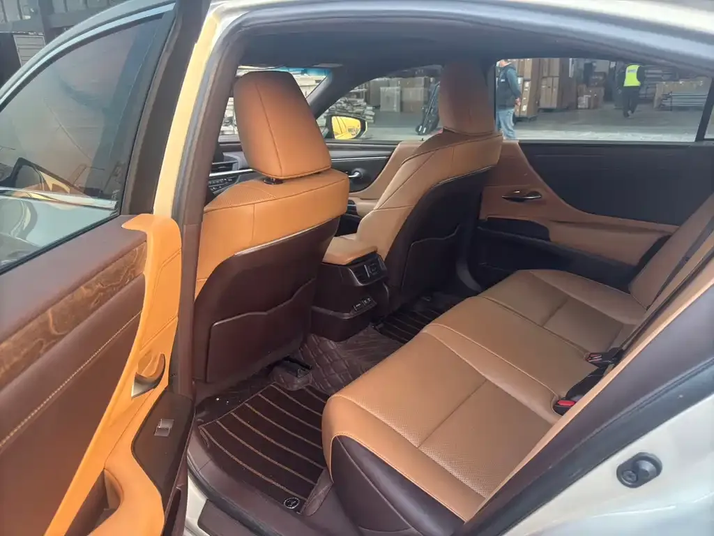 Lexus ES 2021 из CN, фото 6