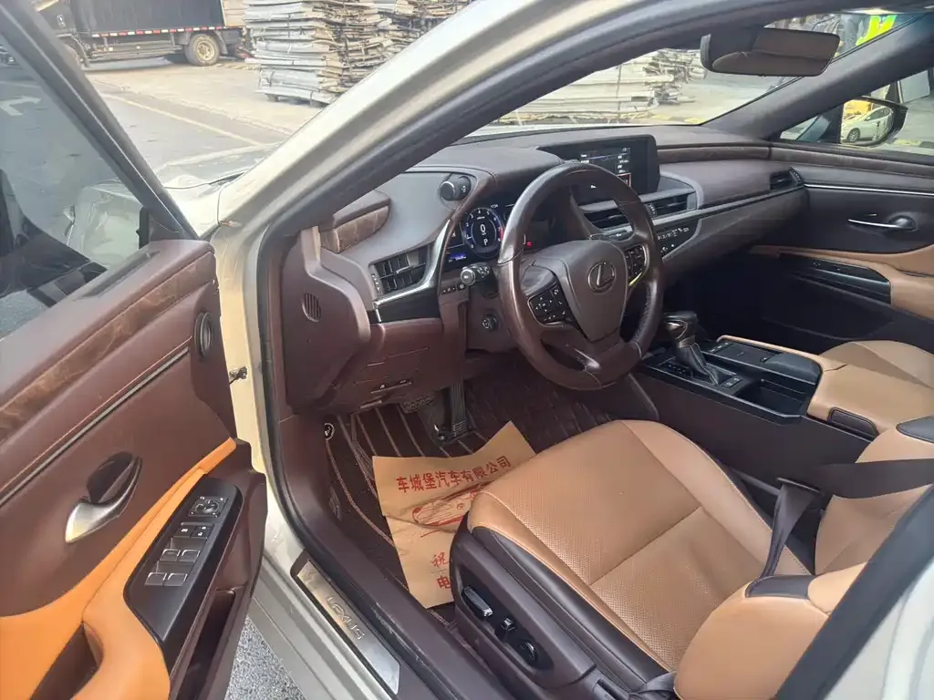 Lexus ES 2021 из CN, фото 7