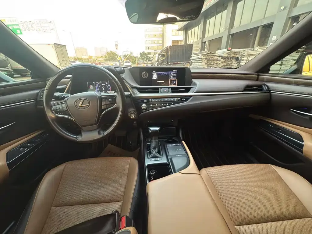 Lexus ES 2021 из CN, фото 4