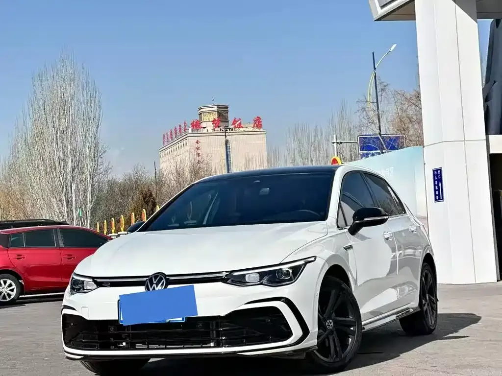 Volkswagen Golf 2023 из CN, фото 1