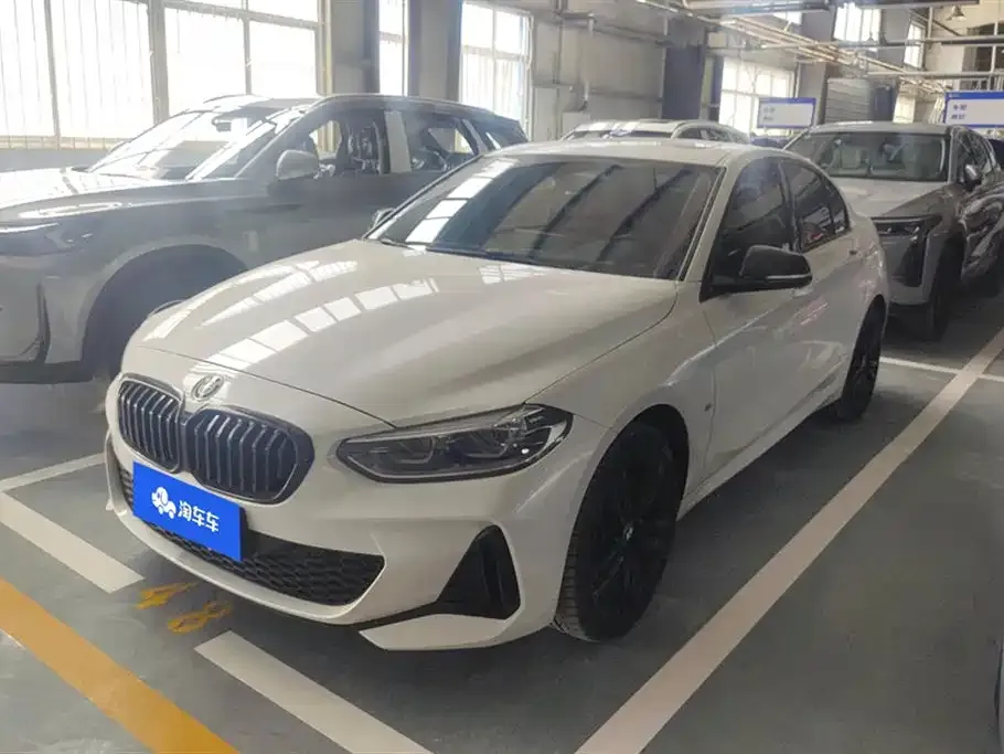 BMW 1 Series 2022 из CN, фото 1
