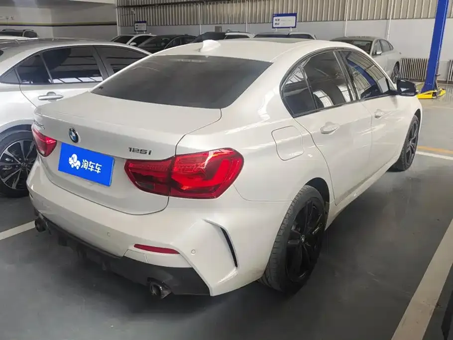 BMW 1 Series 2022 из CN, фото 4