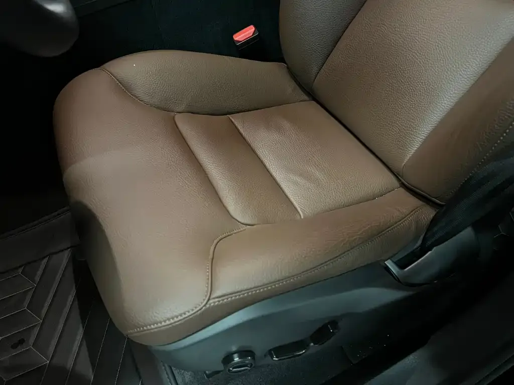 Volvo XC60 2024 из CN, фото 7