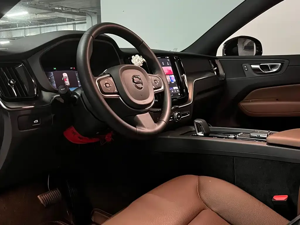 Volvo XC60 2024 из CN, фото 6