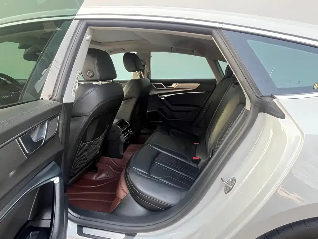 Audi A7 2023 из CN, фото 6