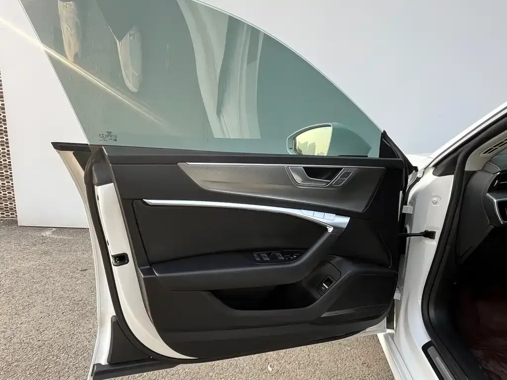 Audi A7 2023 из CN, фото 9