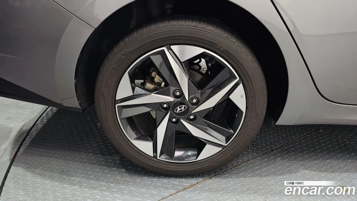 Hyundai AVANTE — фото 6