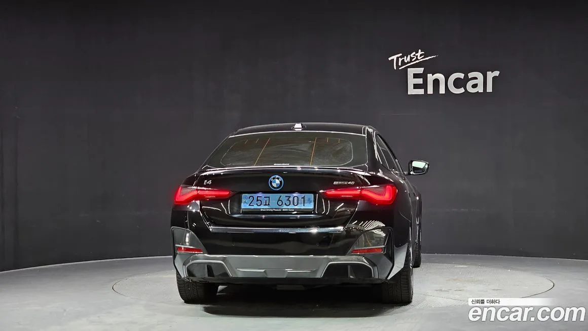 BMW i4 — фото 5