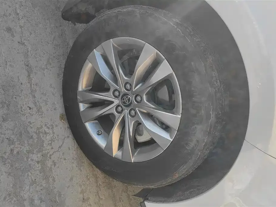 Toyota Sienna 2024 из CN, фото 2