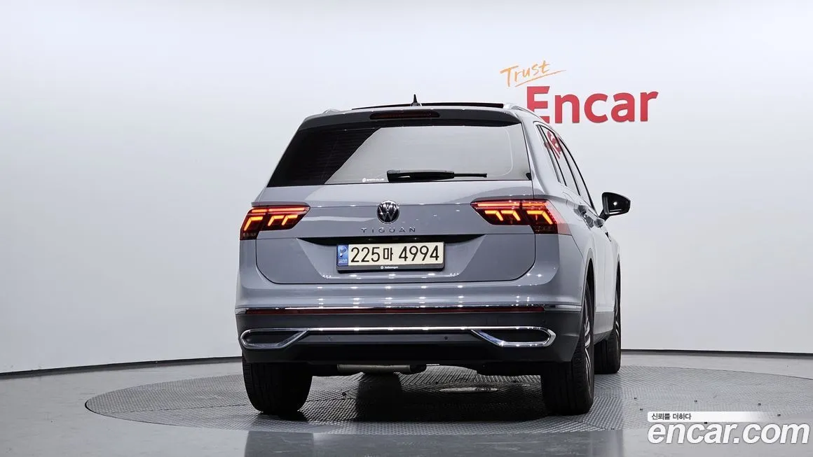 Volkswagen Tiguan — фото 5