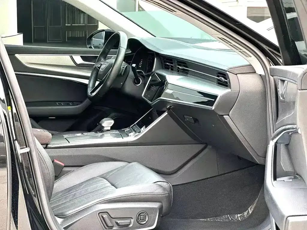 Audi A6L 2022 из CN, фото 9
