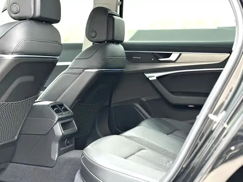 Audi A6L 2022 из CN, фото 5