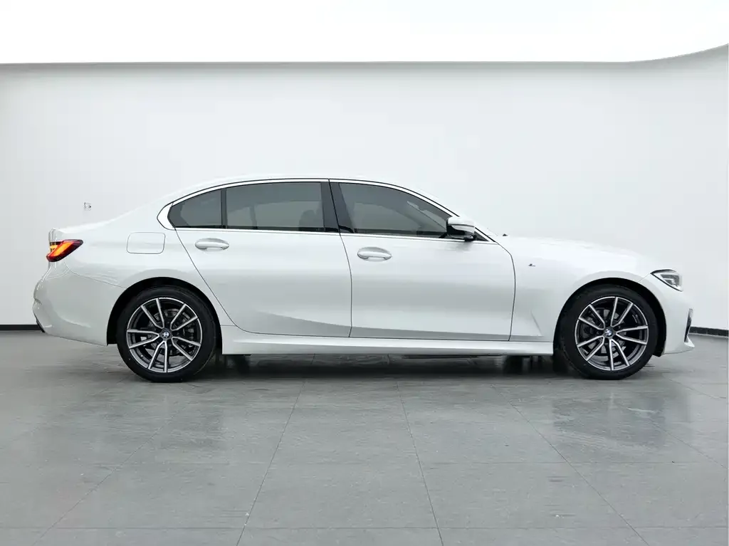 BMW 3 Series 2021 из CN, фото 2