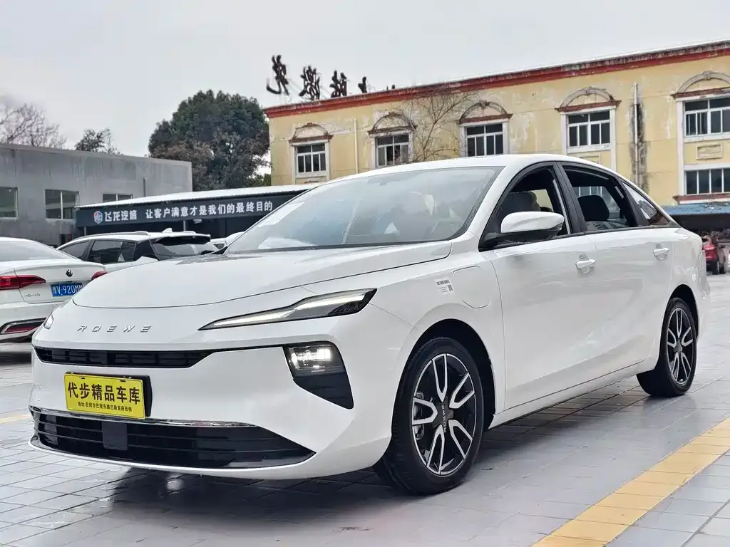 Roewe D6