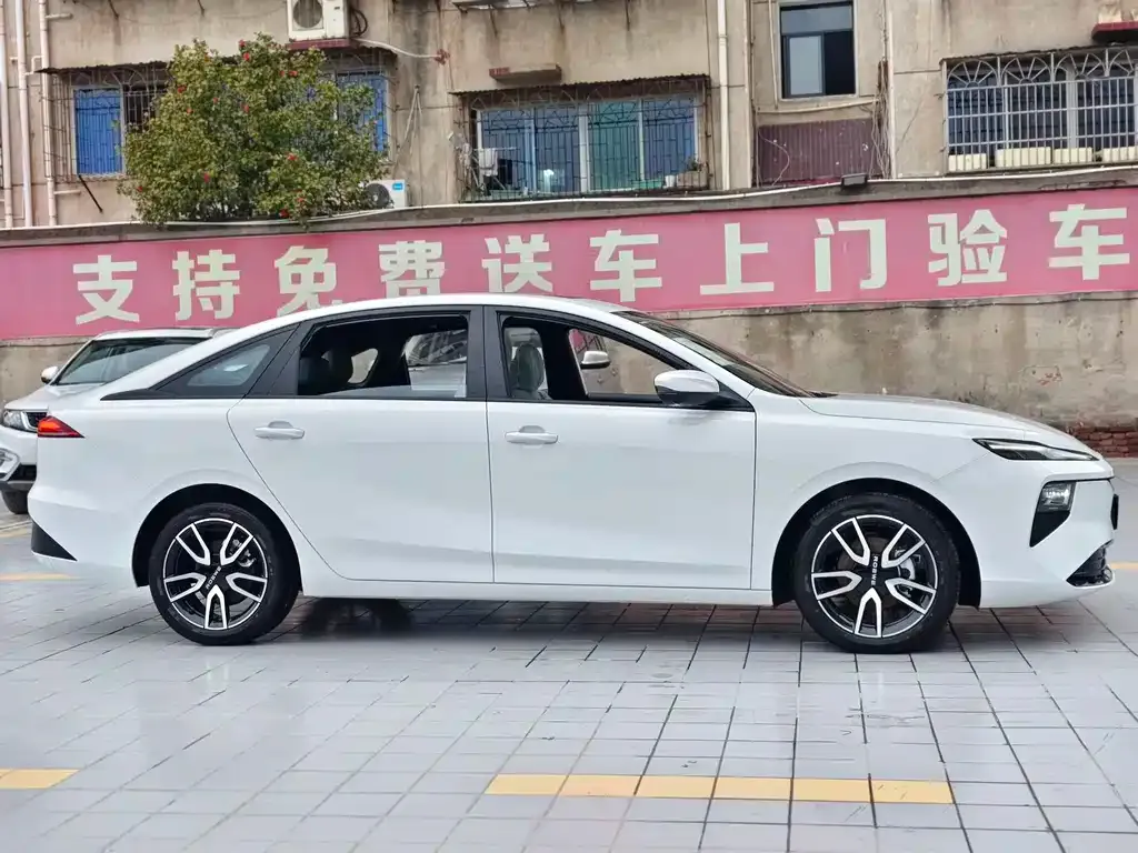 Roewe D6 2025 из CN, фото 3