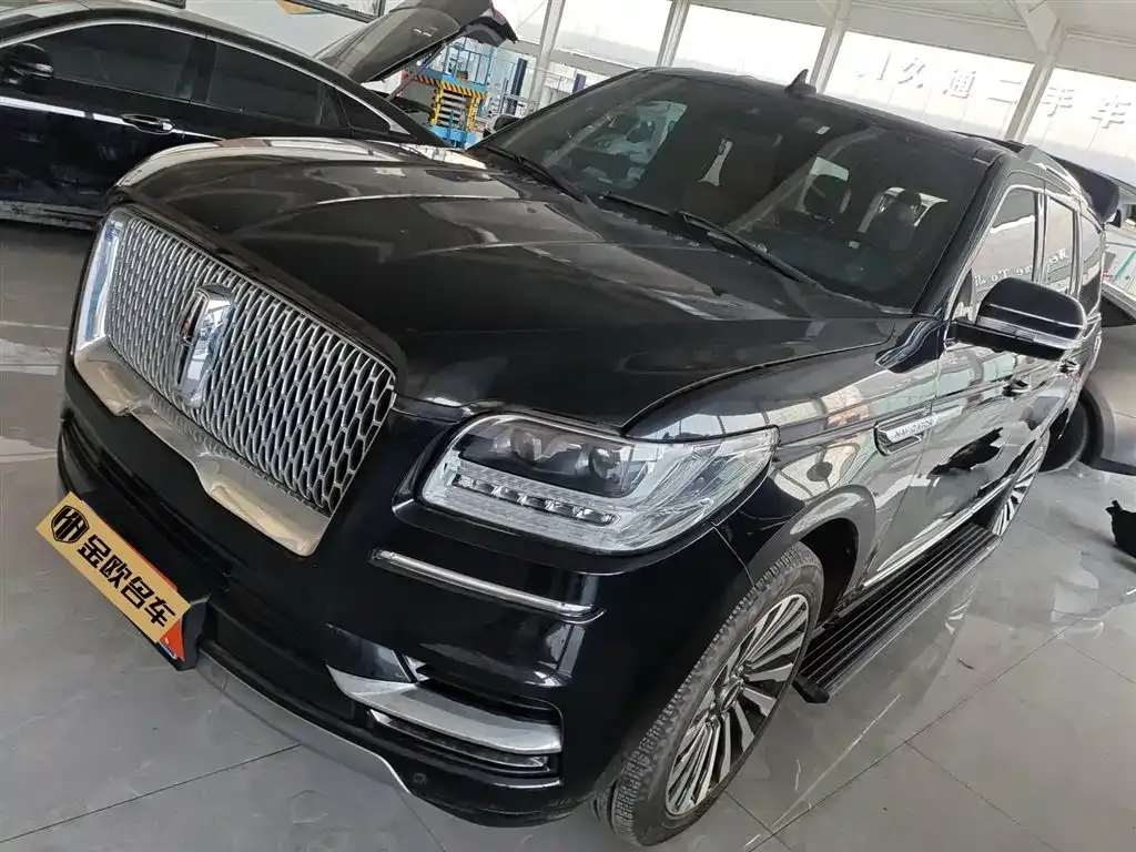 Lincoln Navigator