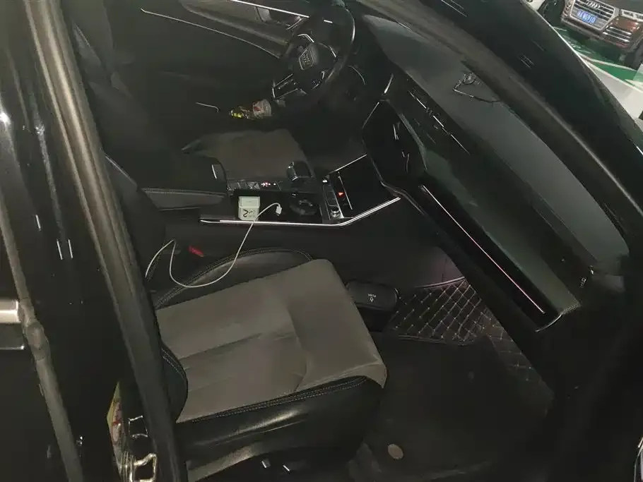 Audi A6L 2023 из CN, фото 7