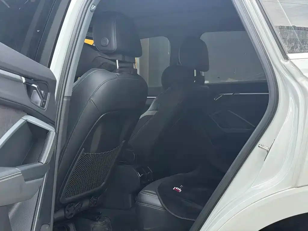 Audi Q3 2024 из CN, фото 3