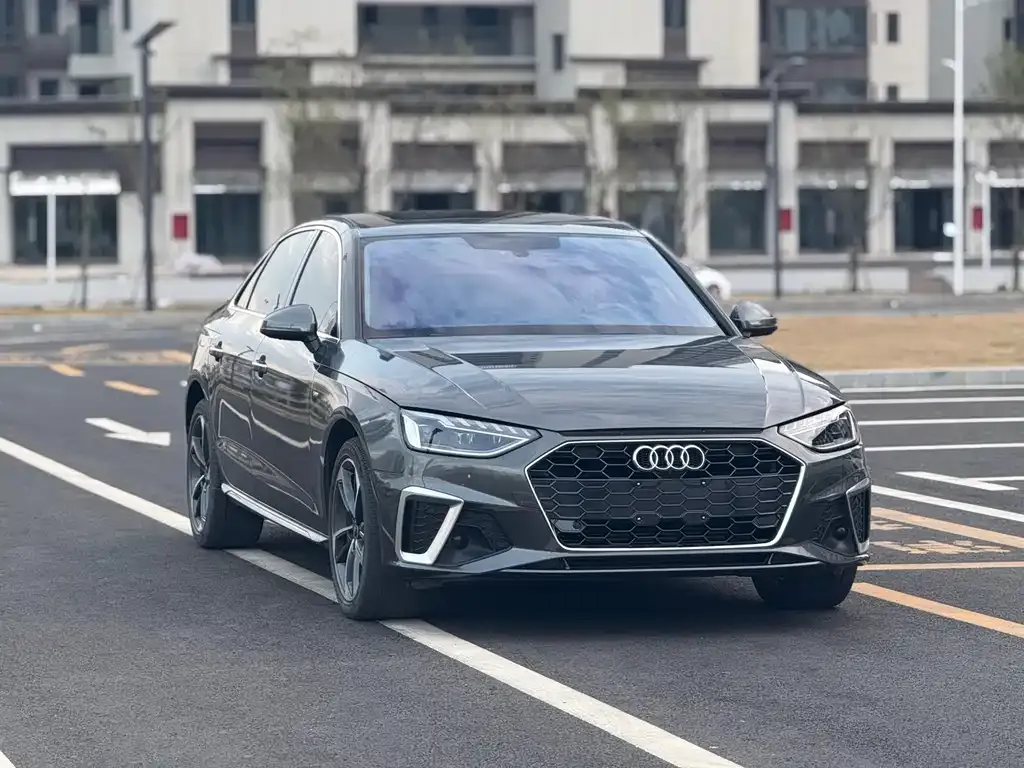 Audi A4L 2022 из CN, фото 8