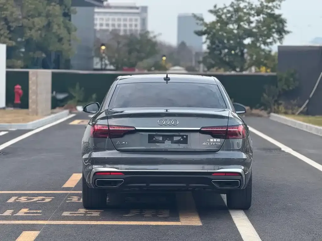 Audi A4L 2022 из CN, фото 5