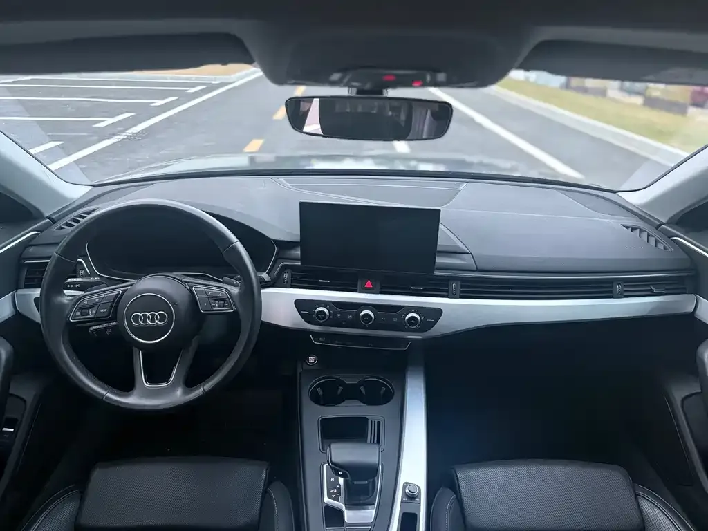 Audi A4L 2022 из CN, фото 7