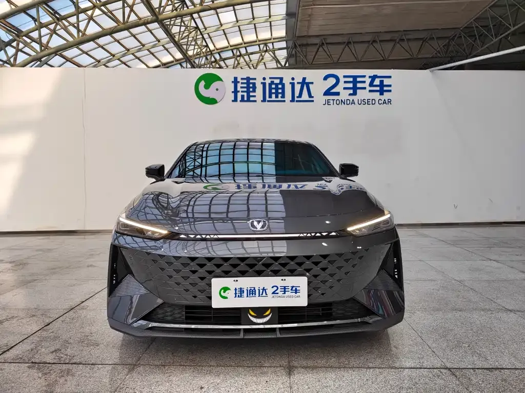 Changan UNI-V iDD — фото 2