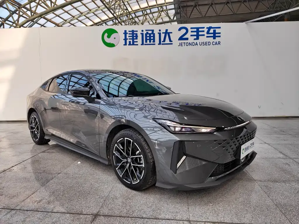 Changan UNI-V iDD — фото 10