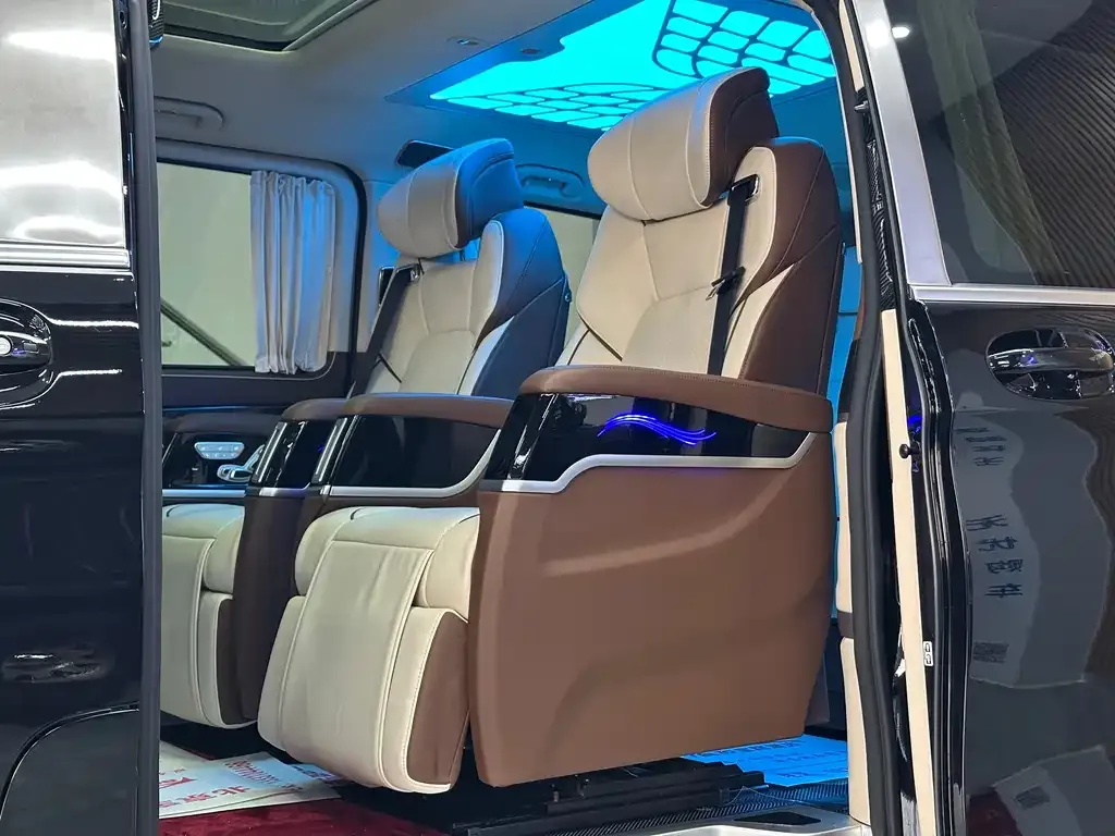 Mercedes-Benz V-Class 2024 из CN, фото 9