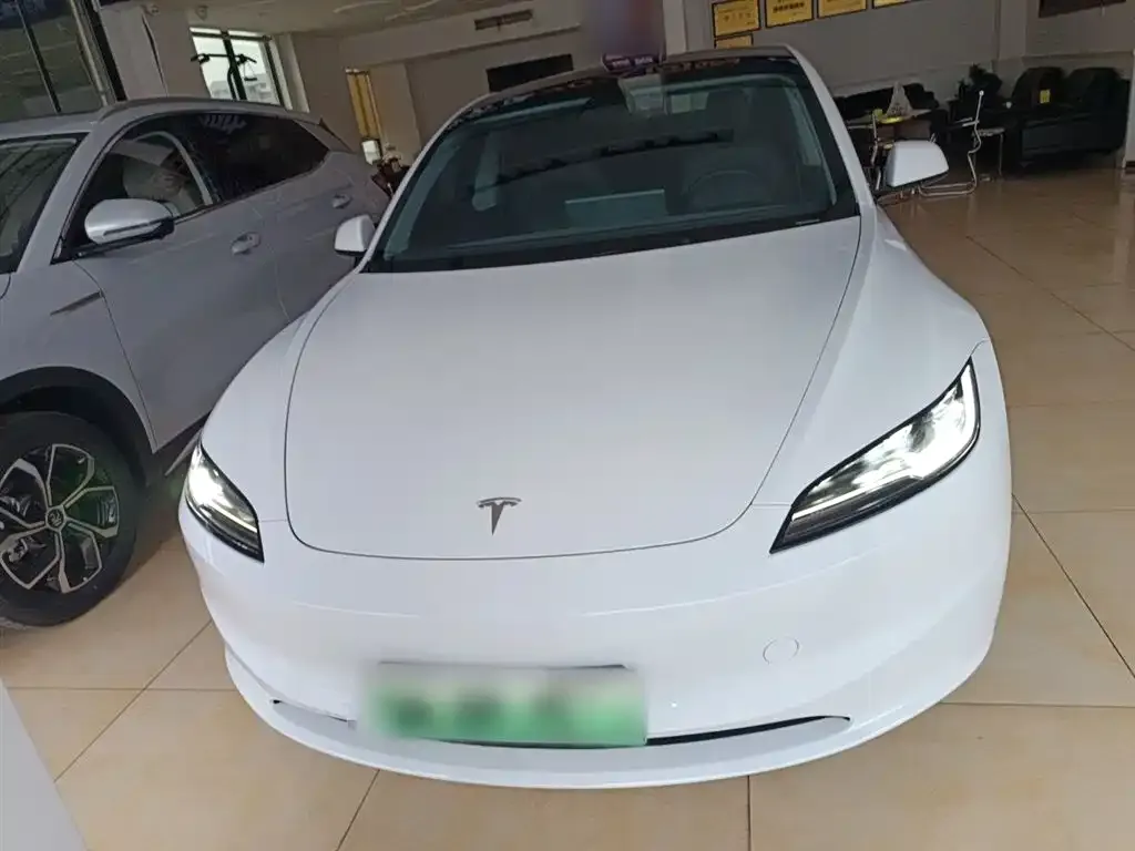 Tesla Model 3 2023 из CN, фото 2