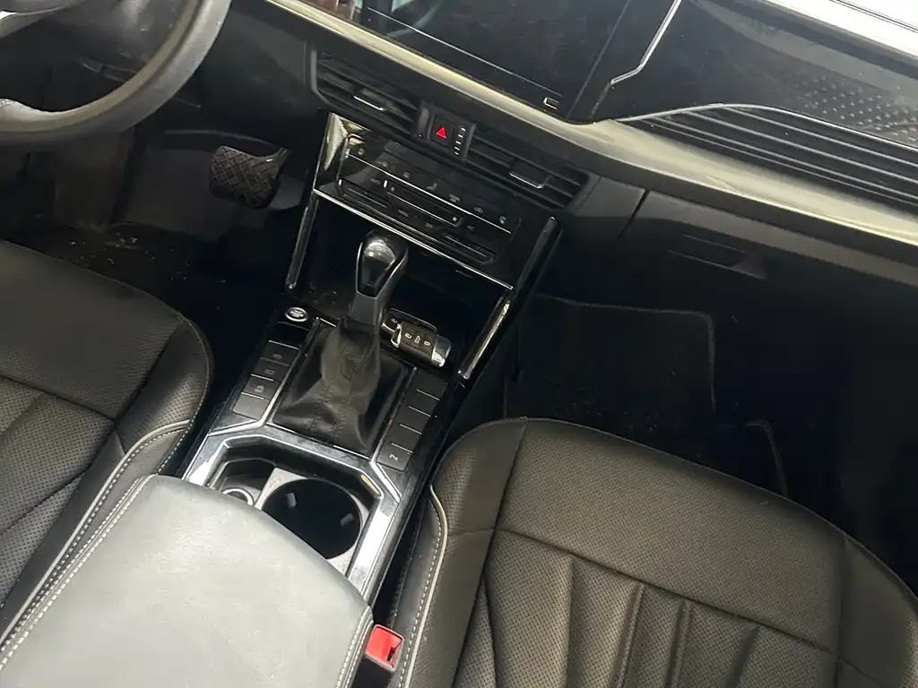 Volkswagen Passat 2024 из CN, фото 5
