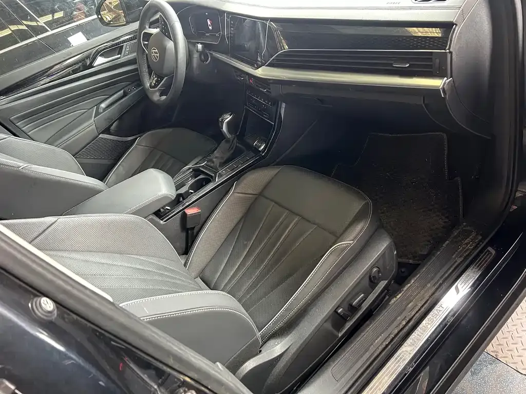 Volkswagen Passat 2024 из CN, фото 7
